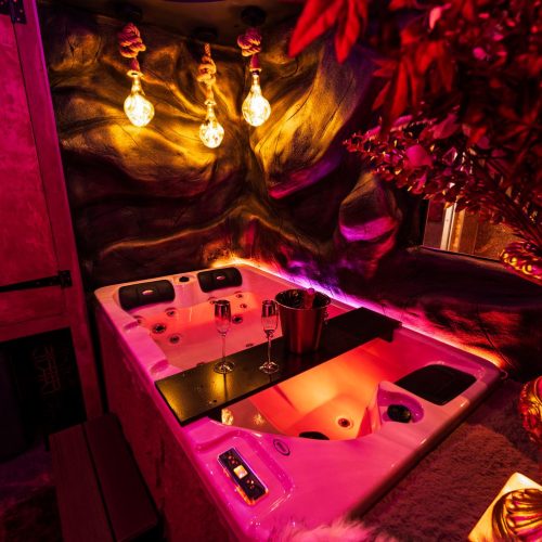 jacuzzi spa de la love room nimes la romaine