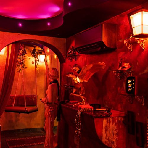 détails de la love room nimes la romaine